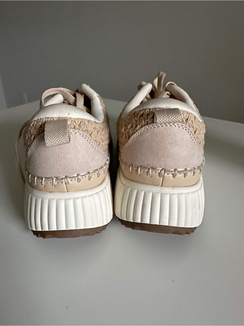 Dream Pairs Women’s Beige Crochet Platform Sneakers Lace-Up Size 6 Like New - Picture 4 of 15